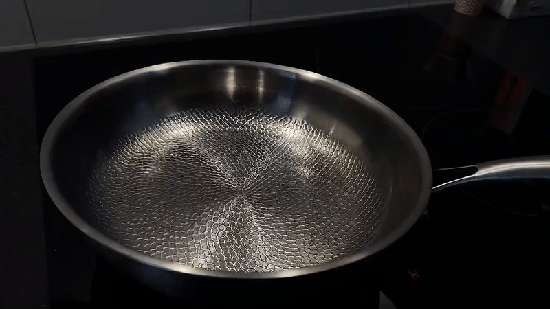 Titan Premium Frying Pan – Non-Coated Hammered Titanium Pan for All Hobs Including Induction BULLCAPTAIN