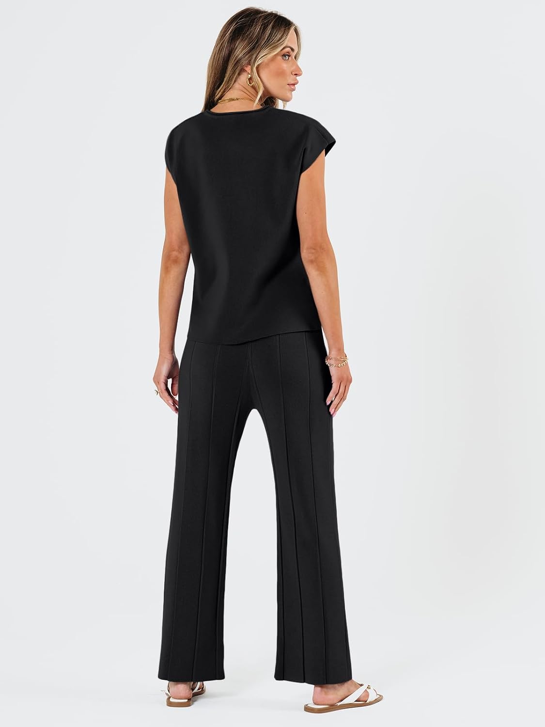 Women's lounge set fabric detail
