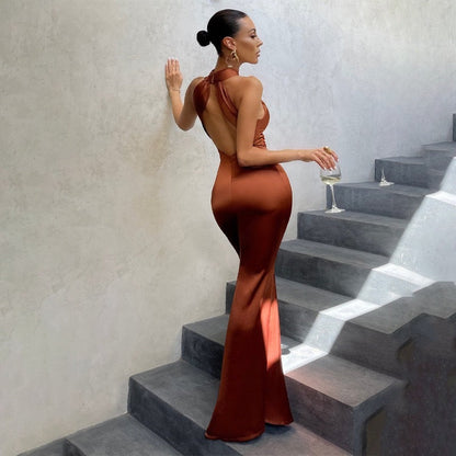 Georgia™ | Elegant Fishtail Dress with Open Back and Fitted Cut 3