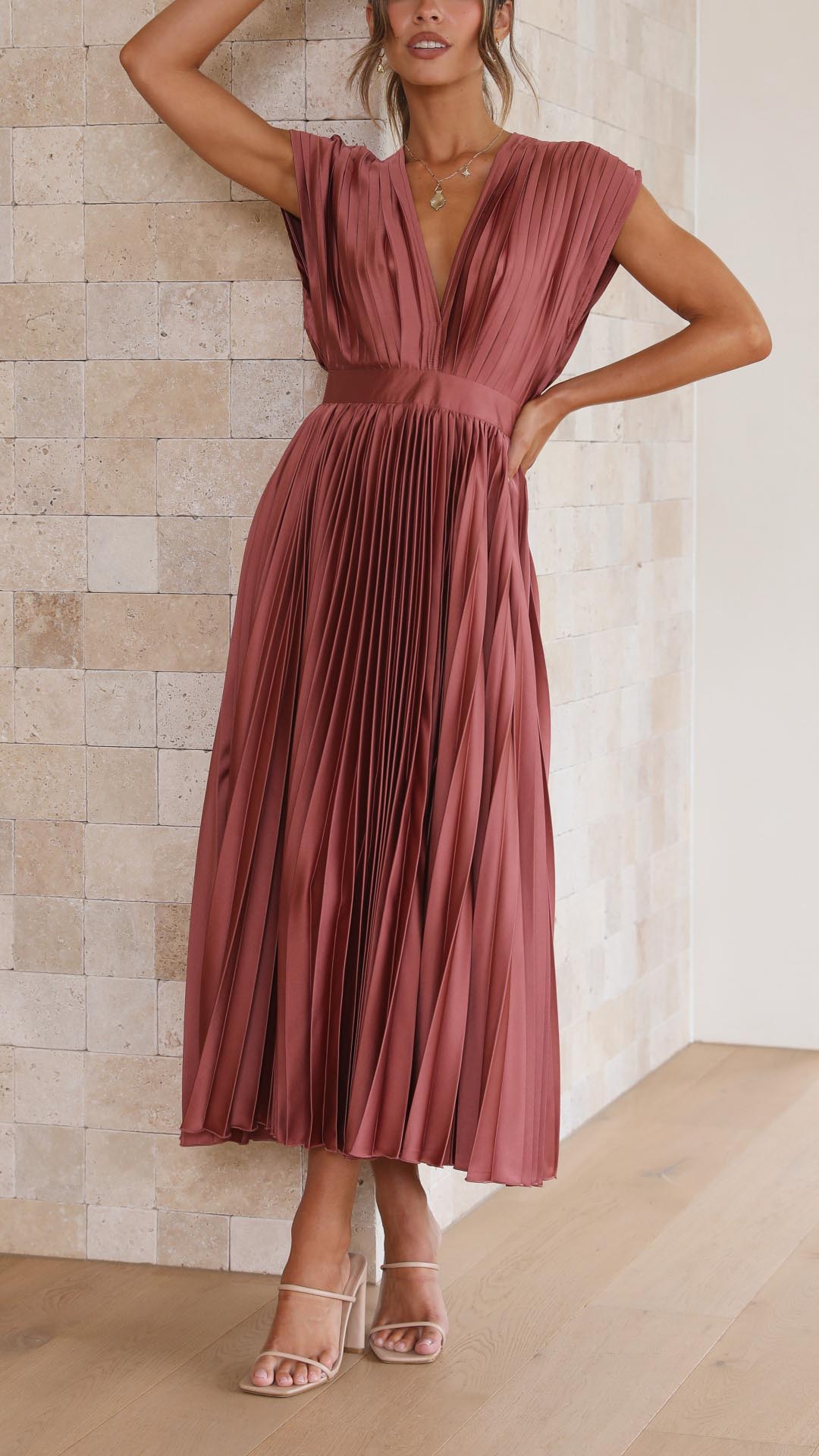 Maria™ | Elegant Pleated Maxi Dress 2